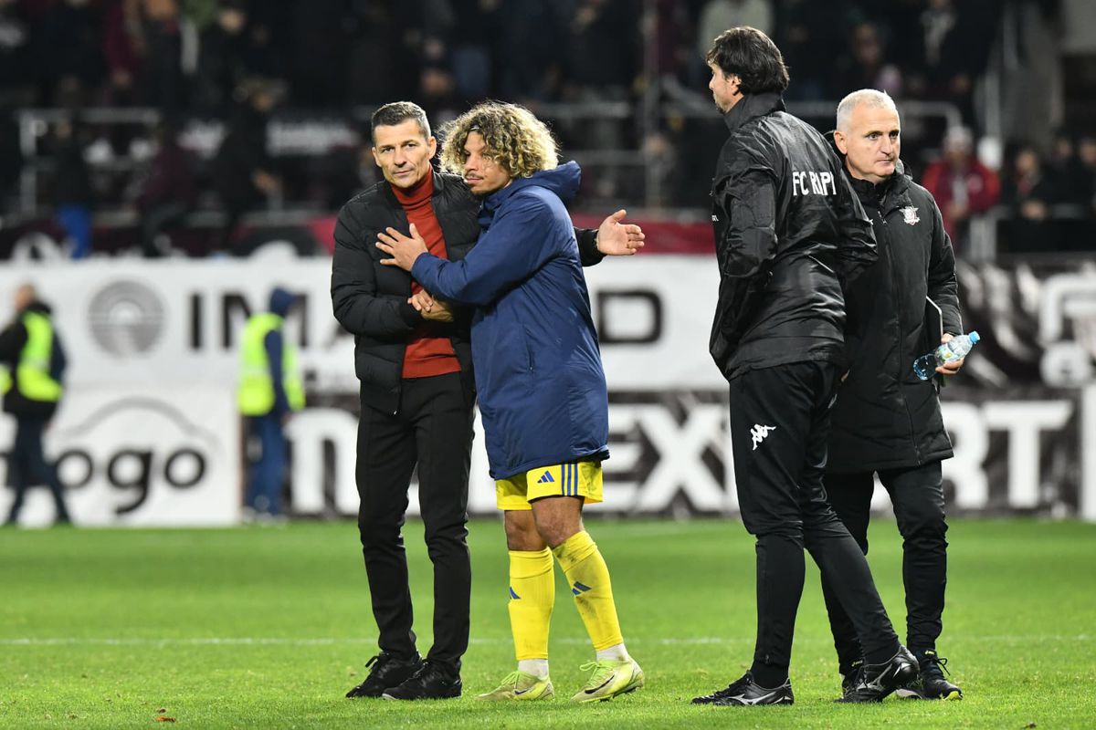 Ce s-a întâmplat pe gazon, imediat după Rapid - Unirea Slobozia » Giuleștenii s-au „bucurat” cu trivialități la adresa lui Rădoi și a FCSB: gestul lui Costel Gâlcă a fost elocvent