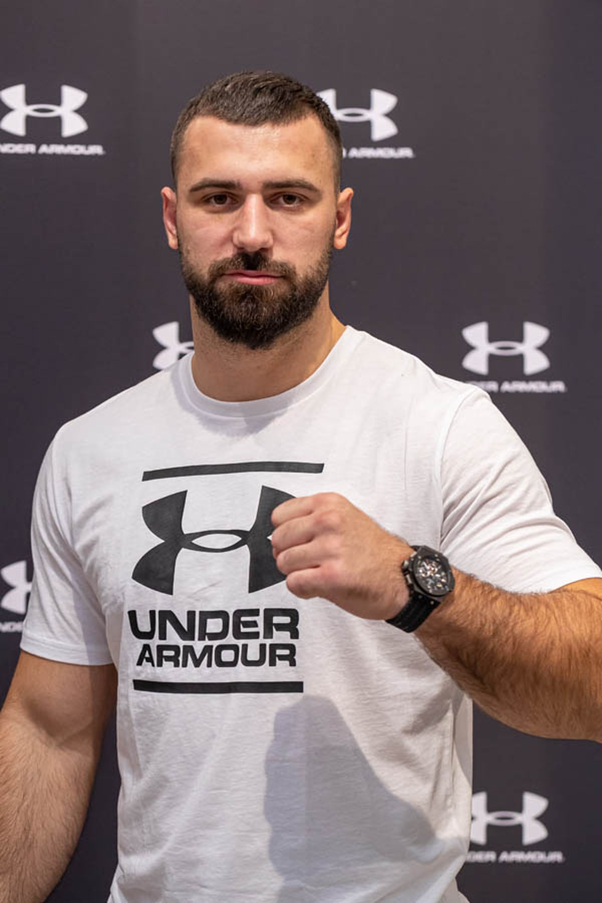 Luptatorul Andrei Stoica a semnat cu Under Armour