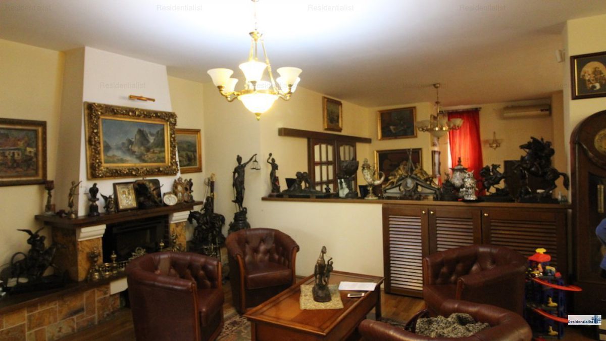 Gabriel Oprea își vinde vila