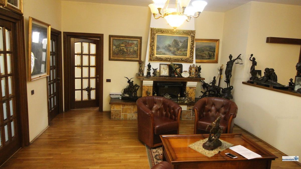 Gabriel Oprea își vinde vila