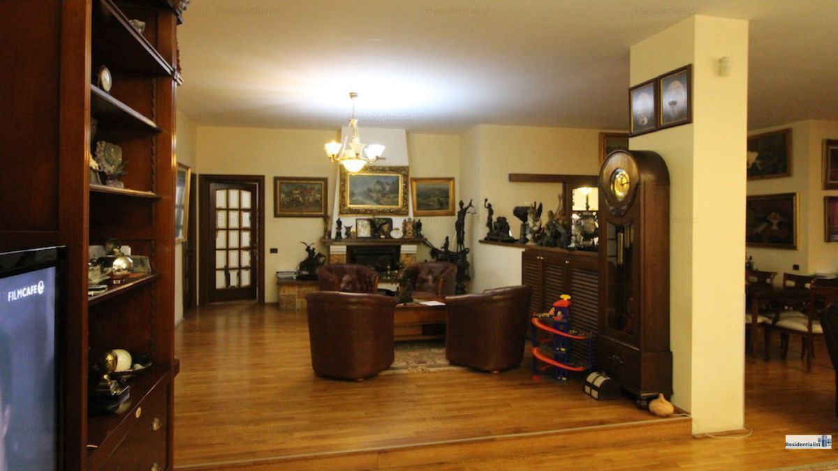 FOTO Ioan Andone a crezut că a dat lovitura cu casa vândută lui Gabi Oprea! Fostul vicepremier a scos acum „Sufrageria” la vânzare la un preț astronomic