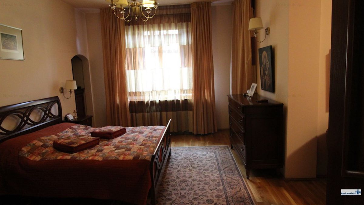 FOTO Ioan Andone a crezut că a dat lovitura cu casa vândută lui Gabi Oprea! Fostul vicepremier a scos acum „Sufrageria” la vânzare la un preț astronomic