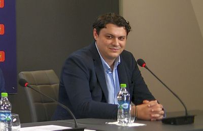 Jurnalistul GSP Sebastian Culea despre ipocrizia jurnalistului angajat de FRF să izgonească ziariștii: „Îți mai aduci aminte când scriai că «în birourile FRF miroase a cătușe mai rău decât a pește în port»?!”