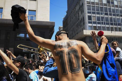 Mostrele de iubire pentru Maradona au „curs” pe străzile din Buenos Aires
foto: Guliver/Getty Images