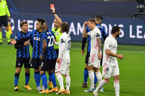 Eliminarea lui Arturo Vidal în Inter - Real Madrid 0-2 // foto: Imago