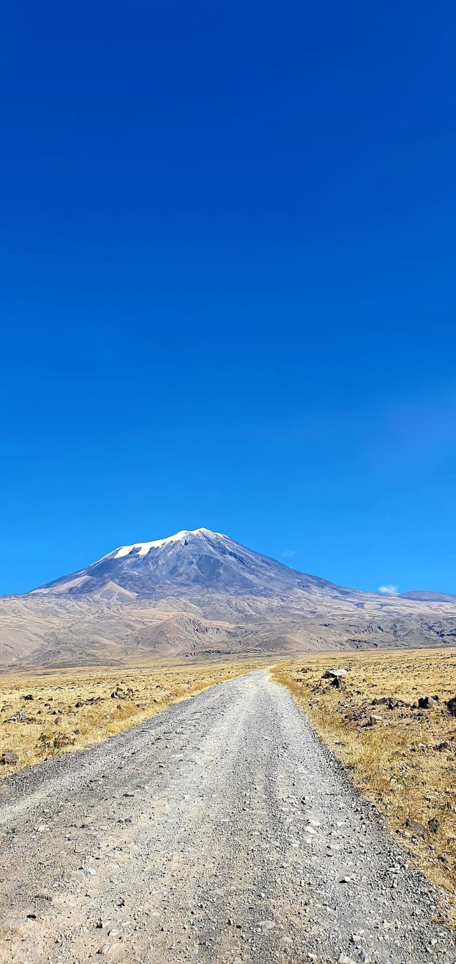 Vârful Ararat de la distanță Vârful Ararat de la distanță