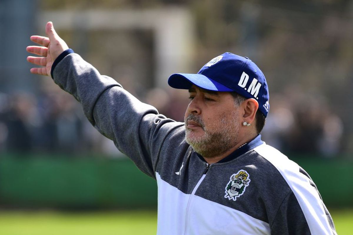 Presa din Argentina a aflat ce s-a găsit în camera lui Maradona + declarația unui asistent: „Respira la acea oră”