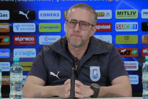 Laurențiu Reghecampf, antrenorul Universității Craiova, nu e de acord cu fostul lui jucător de la FCSB Florin Tănase, care a declarat înaintea jocului direct că oltenii au doar varianta victoriei pentru a rămâne în cursa pentru titlu.