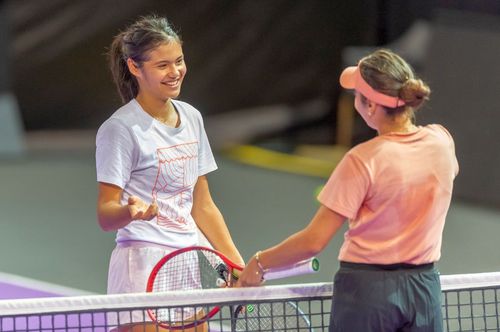 Emma Răducanu (19 ani, 19 WTA) și Gabriela Ruse (24 de ani, 85 WTA) vor juca un meci demonstrativ duminică, de la ora 14:00, la Royal Albert Hall din Londra.