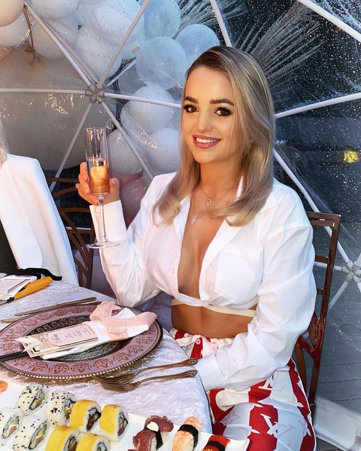 A venit nota de plată! » Sumă uriașă cheltuită de iubitele jucătorilor Angliei pe alcool în Qatar: „Barul a trebuit reaprovizionat”