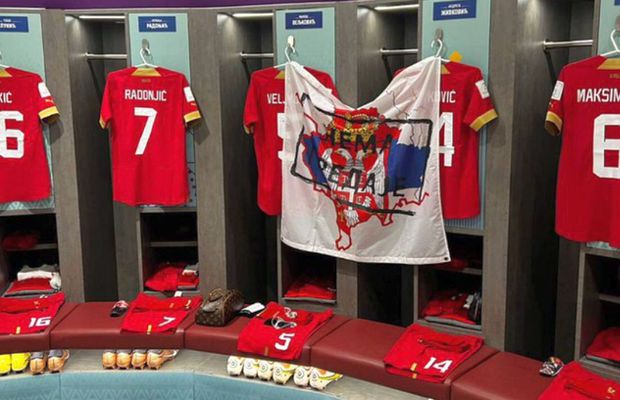 Scandal diplomatic imens la Mondial! Sârbii riscă sancțiuni grave din cauza steagului afișat în vestiar: „Rușinos! Transmite ură și xenofobie”