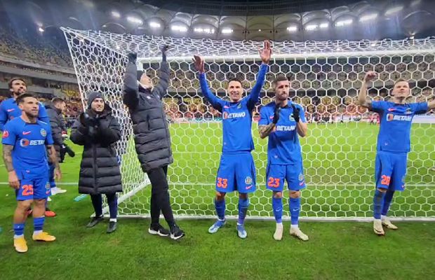 Ce au scandat jucătorii de la FCSB alături de Peluza Nord, în timp ce rivalii erau băgați în ședință de galerie