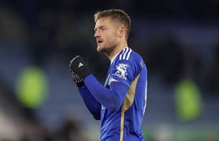 Scene ciudate în Anglia » După ce a ratat o ocazie uriașă, Jamie Vardy s-a lovit cu pumnul în față