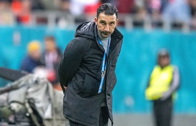 „Ce pretenții să ai?” » Nu-l iartă pe Charalambous pentru gestul obscen: „E paracliser la strana fotbalistică a lui Becali”