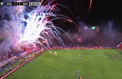 Spectacol în tribune » Fanii au făcut show în Godoy Cruz - Boca Juniors