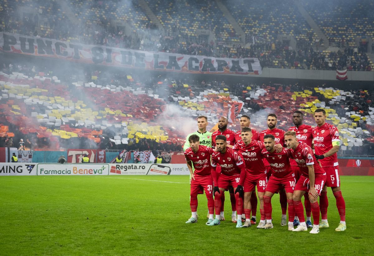 Duelul scenografiilor pe Arena Națională » Ce au afișat galeriile Dinamo și FCSB la Derby de România