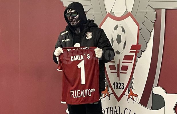 Prezență surpriză în Giulești » A fost în vestiar și a primit tricoul cu numărul 1