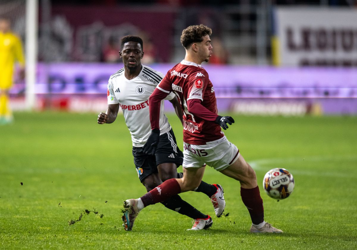 Ce nu s-a văzut la TV în derby-ul Rapid-U Cluj: Carla's Dreams, aplaudat la scenă deschisă + Neluțu Sabău, ironizat