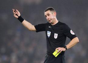 Arbitrul din Premier League care l-a înjurat pe Jurgen Klopp, suspectat că este implicat în pariuri! » Mărturia unui apropiat: „M-a întrebat după meci dacă am pariat”
