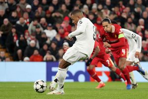 Atacat din toate părțile, Mbappe a lăsat-o la greu pe Real Madrid pe Anfield