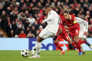 Atacat din toate părțile, Mbappe a lăsat-o la greu pe Real Madrid pe Anfield