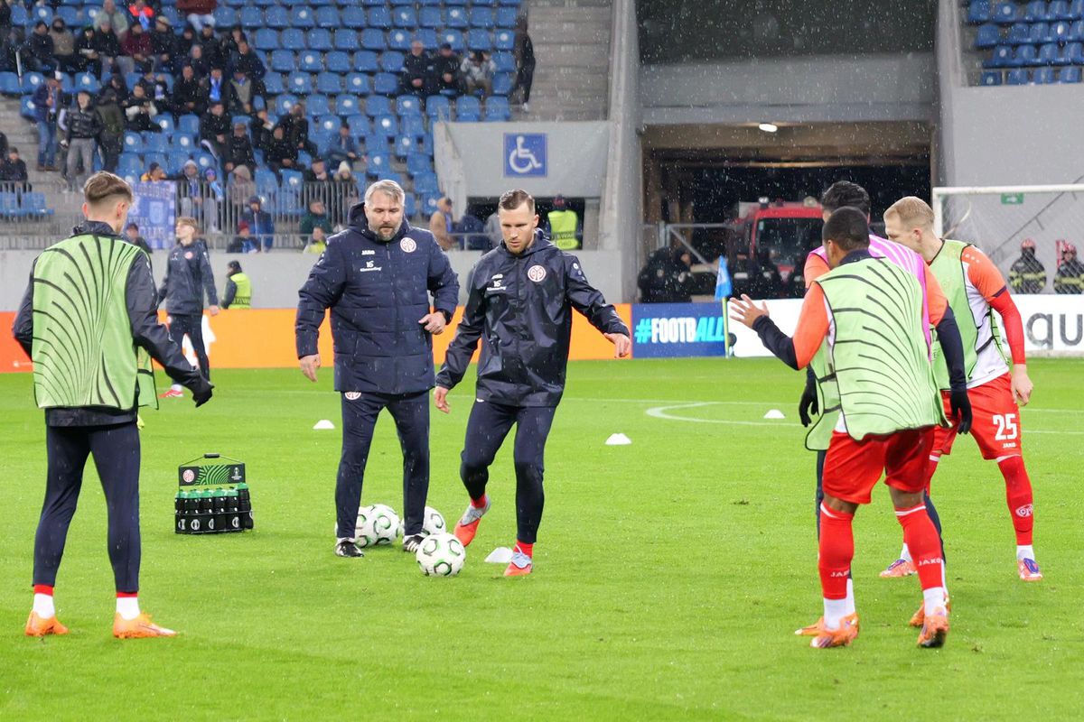 Universitatea Craiova - Mainz, imagini de la încălzire