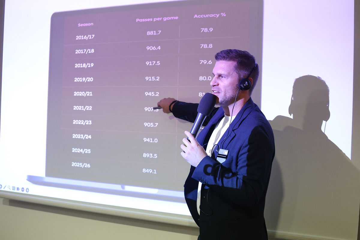 Iată a doua generație de directori sportivi care a absolvit astăzi cursurile FRF! Multe nume importante: „Extraordinar! Noi credeam că le știm pe toate”