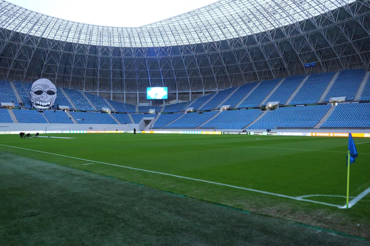 Scenografia pregătită de Universitatea Craiova la meciul cu Mainz