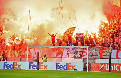 „Delije”, temuții ultrași ai Stelei Roșii, bagă frica-n rivali » „Românul are trei frați, Dunărea, pădurea și pe sârbi!”