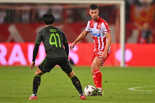 Potretul lui Tomas Handel, mijlocașul Stelei Roșii Belgrad. Foto: Imago