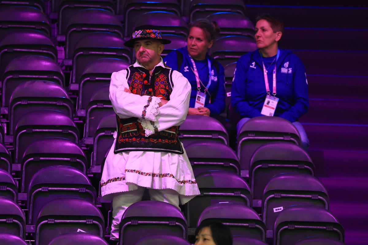 Cu fanii români nu te plictisești! » Prezențe de senzație în tribune, la România - Croația, debutul în grupa de Mondial