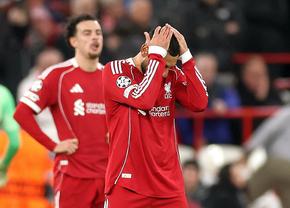 „Suntem în rahat!” » Cel mai dur discurs, după ce Liverpool a fost umilită de PSV-ul lui Dennis Man