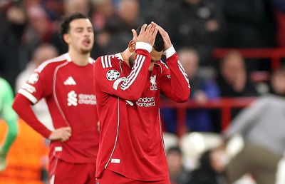 „Suntem în rahat!” » Cel mai dur discurs, după ce Liverpool a fost umilită de PSV-ul lui Dennis Man