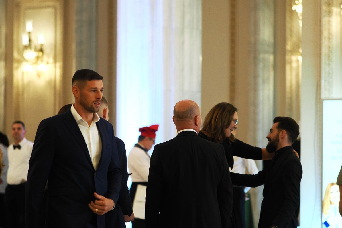 Gala Canotajului românesc a sărbătorit fastuos la Palatul Parlamentului 100 de ani de medalii, strălucire și muncă