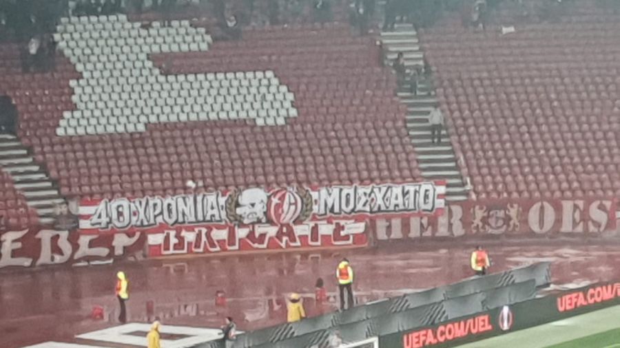 Scene rare în Europa League » Mesajul uriaș afișat de peluza „Delije” la adresa românilor + răspunsul celor de la FCSB