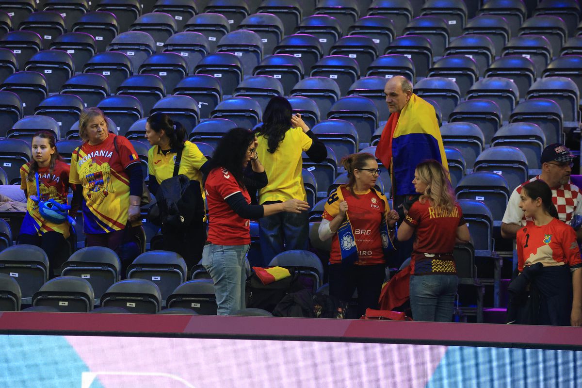 Cu fanii români nu te plictisești! » Prezențe de senzație în tribune, la România - Croația, debutul în grupa de Mondial