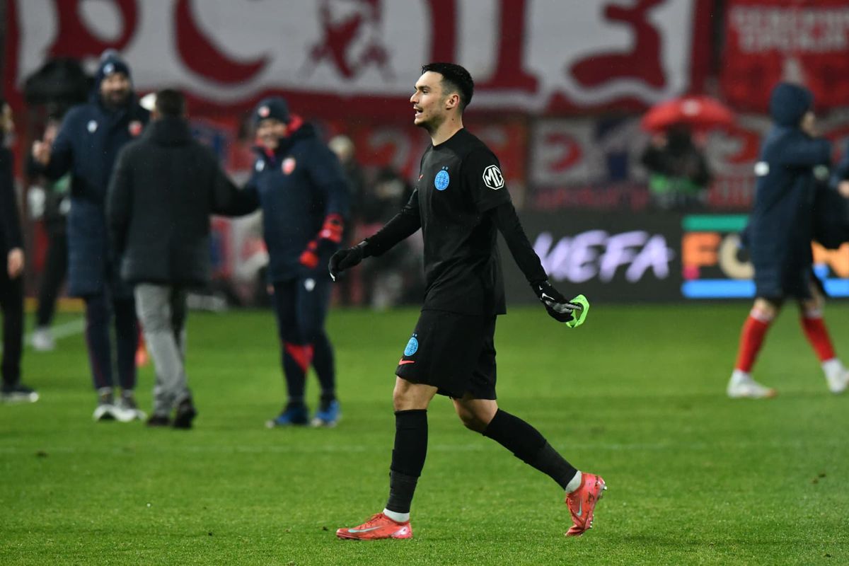 Imagini de la finalul meciului Steaua Roșie - FCSB