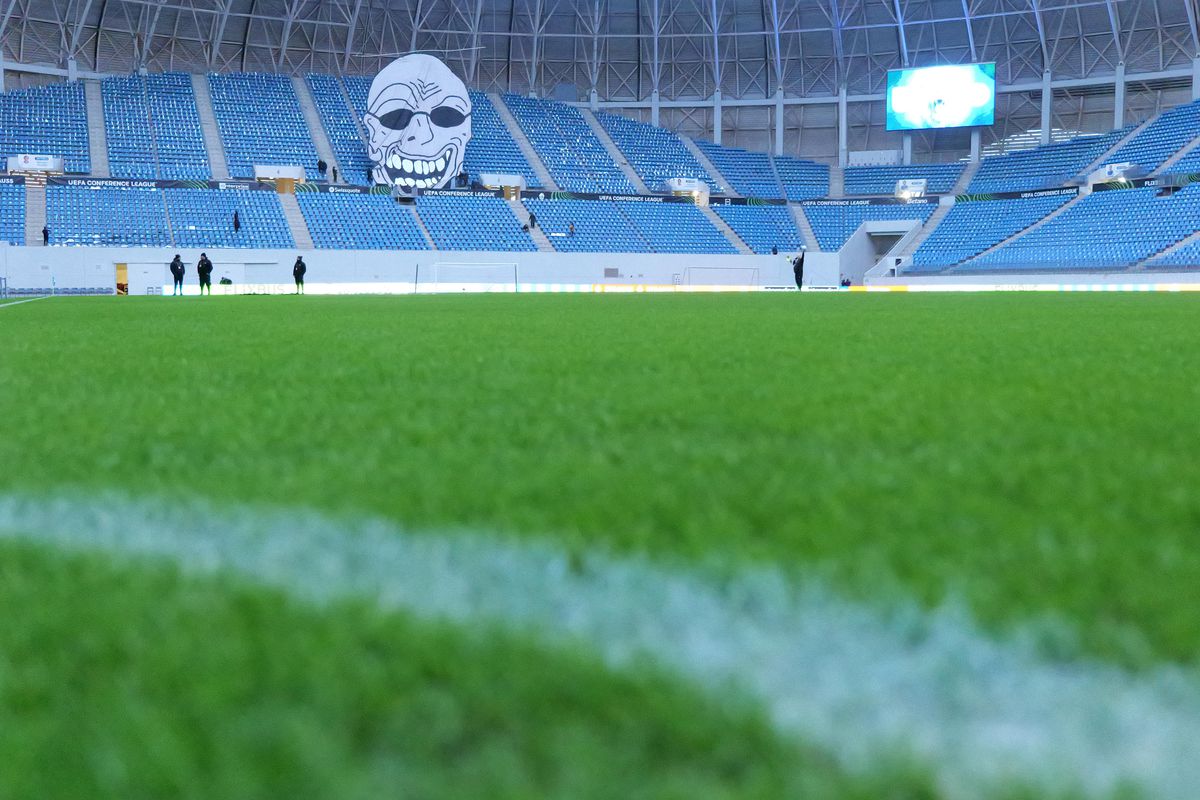 Scenografia pregătită de Universitatea Craiova la meciul cu Mainz