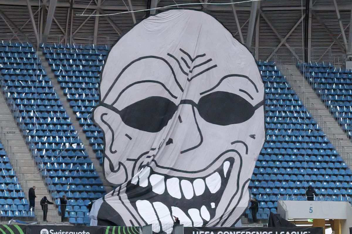 Scenografia pregătită de Universitatea Craiova la meciul cu Mainz