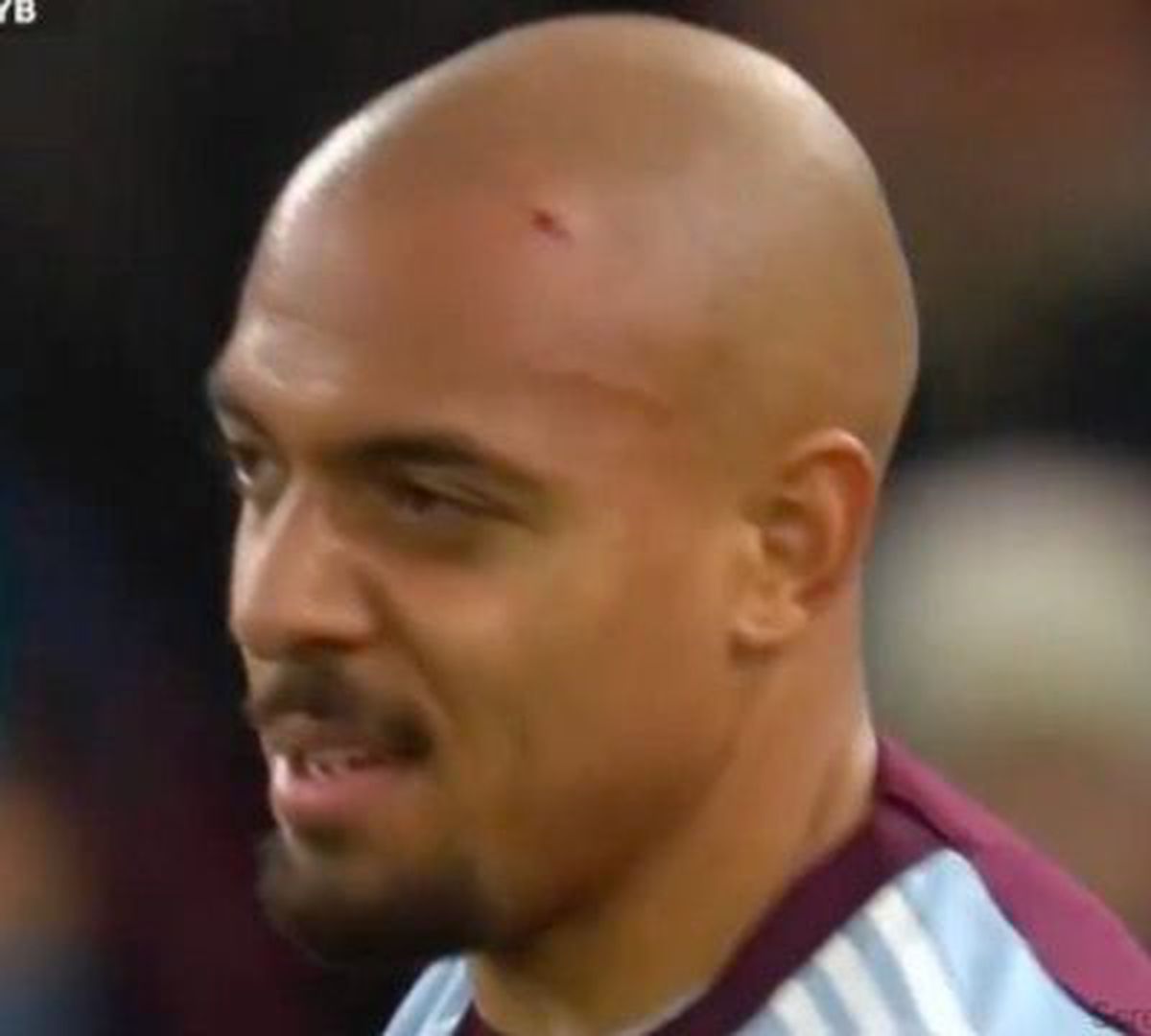 Haos la Aston Villa - Young Boys: fanii adverși i-au spart capul marcatorului golului! Jucătorul nu s-a lăsat și i-a provocat din nou!