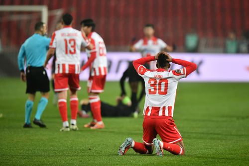 Presa din Serbia a reacționat după ce Franklin Tebo Uchenna, fundașul central de la Steaua Roșie, a luat cartonașul roșu în minutul 27 al meciului cu FCSB/ foto: Cristi Preda (GSP)