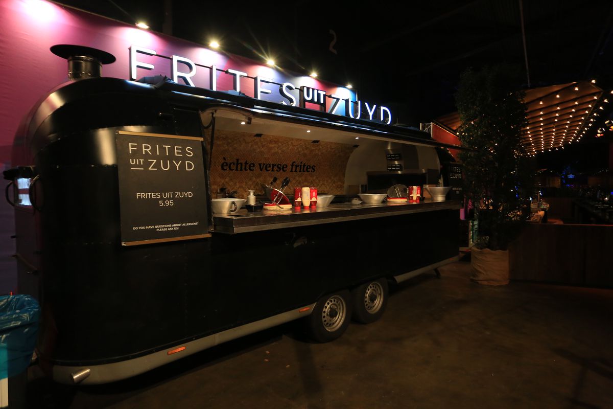 Mai mult decât o arenă de handbal » Cum arată Rotterdam Ahoy, „labirintul” în care România joacă la CM de handbal: imagini impresionante din culise! + cât costă o bere la 350 ml