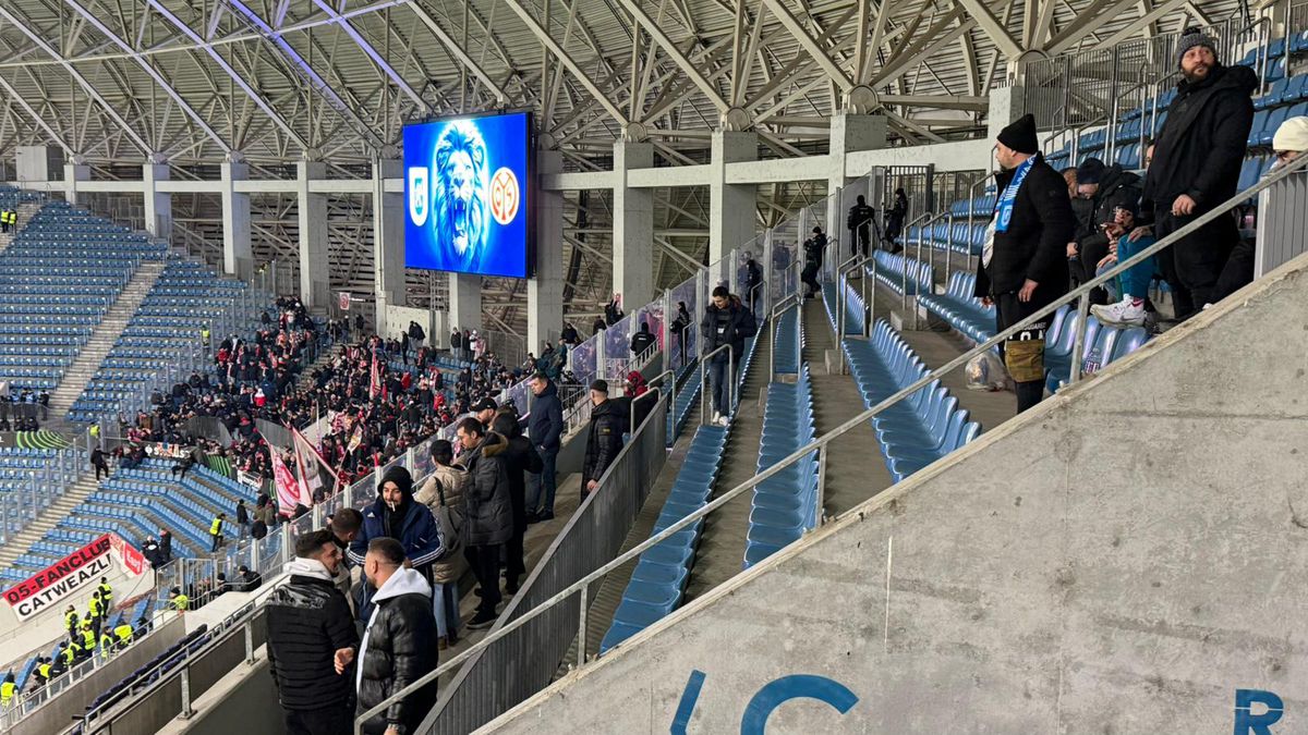 Prezență neașteptată pe „Ion Oblemenco” » Din penitenciar, lângă masa presei, la Craiova - Mainz