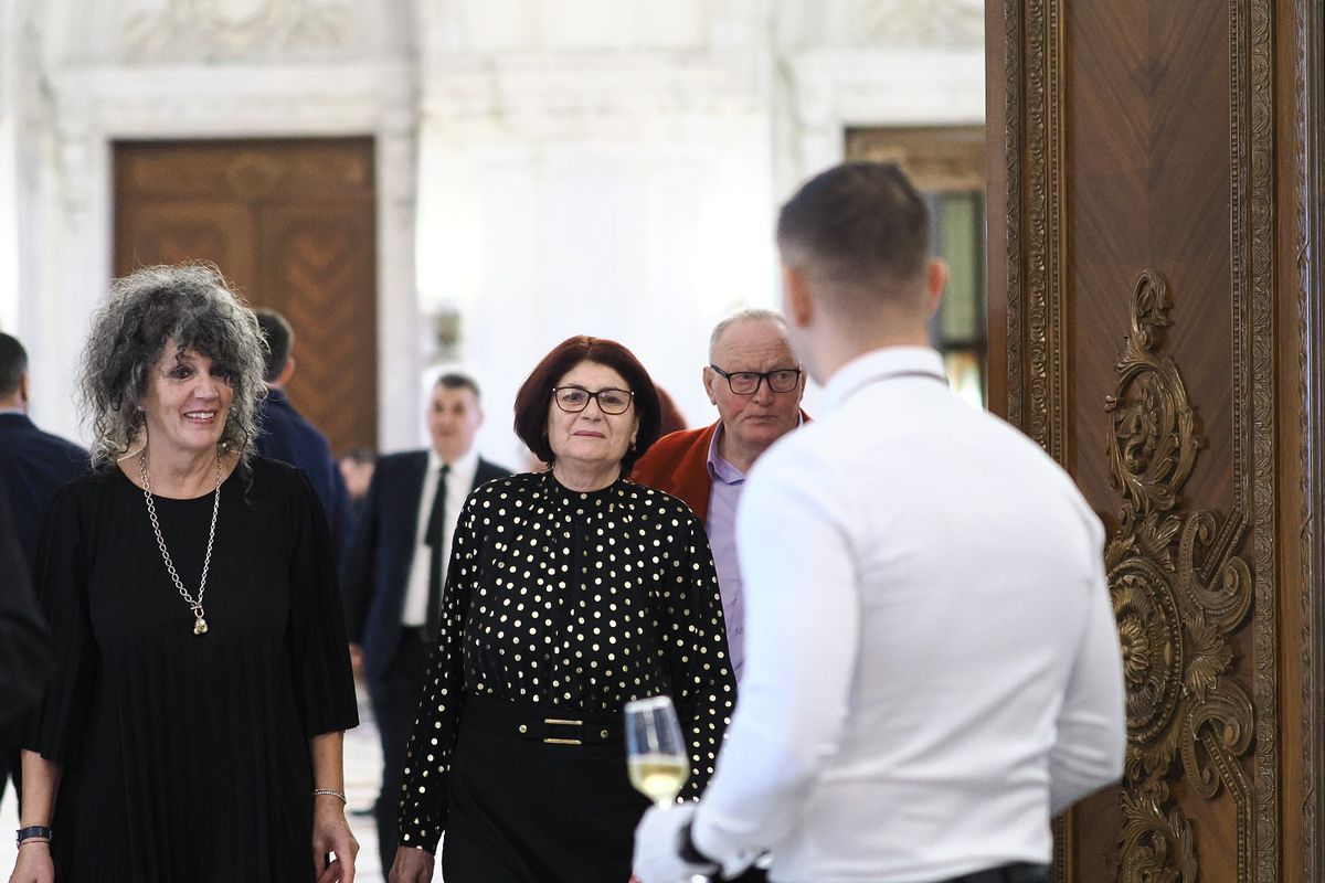 Gala Canotajului românesc a sărbătorit fastuos la Palatul Parlamentului 100 de ani de medalii, strălucire și muncă