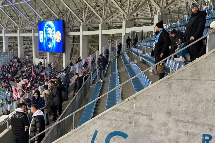 Deținuți de la Penitenciarul Craiova, pe stadion la meciul cu Mainz