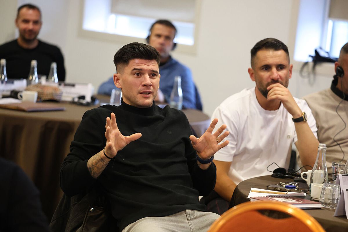 Imagini de la Cursul de Director Sportiv, organizat de FRF