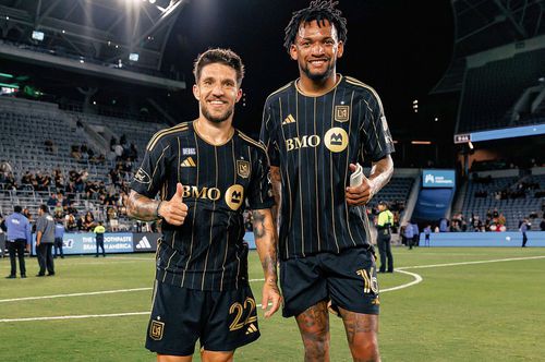 Alex Băluță, în stânga, nu va continua la LAFC // foto: X