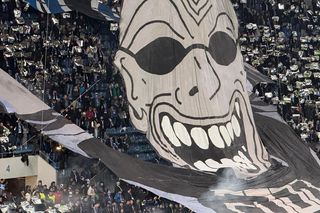 Scenografia 3D a ultrașilor craioveni la meciul cu Mainz