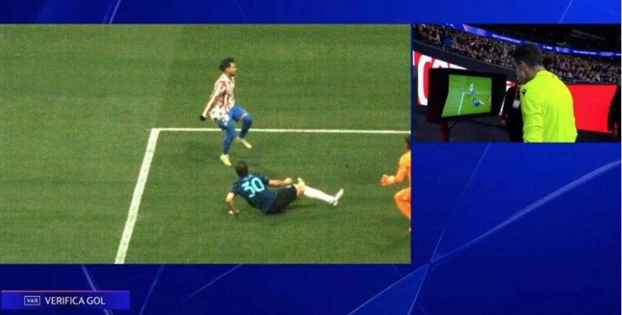 Arbitrul Francois Letexier revine asupra deciziei de a acorda henț și validează golul de 1-0 în Atletico - Inter De ce s-a validat primul gol primit de Interul lui Chivu » Criteriile care decid că n-a fost henț