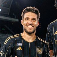 Dat afară după doar 14 minute!